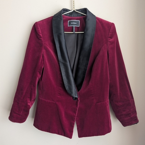 le chateau Jackets & Blazers - Le Chateau Velvet Tuxedo Shawl Collar Blazer